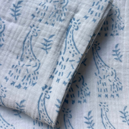 WooWoo Organic Muslin Swaddle - Blue Giraffe